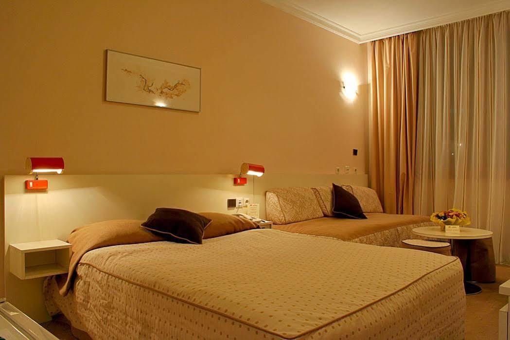 Geneva Hotel Sofia Esterno foto